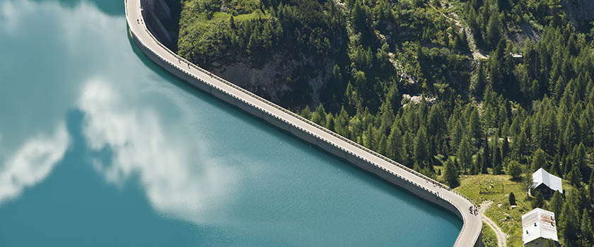 Swiss sustainability-related investments rise, defying headwinds